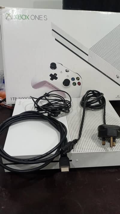 xbox one s 1tb with box and accessories