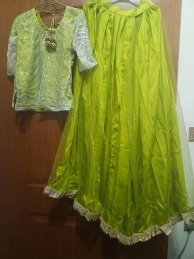 Mahndi lahnga set - 2 pieces - like new condition only one time used