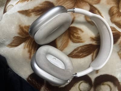 Apple AirPods Max 2 condition 10 by 9 without box 100% original