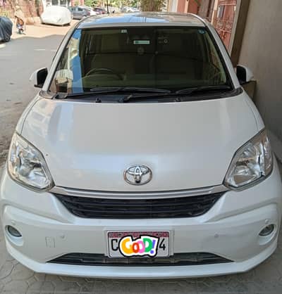 Toyota Passo XLS 2022 / 2024 Pearl white