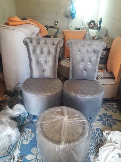 2cofe chairs hand made with table new un tuch un  used