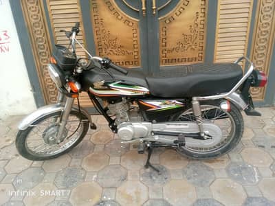 Honda bike good condition contact me 0-3017362340