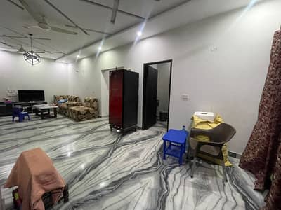 UPPER PORTION OF 10 MARLA HOUSE IN SOUTHERN BLOCK AVAILABLE FOR RENT