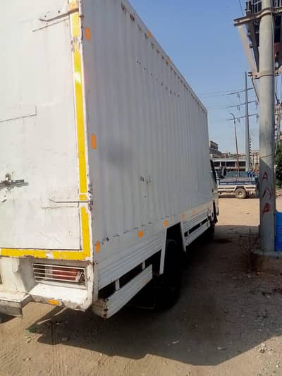 fuso canter 2011 ISUZU NPR, TOYOTA AVANZA,,INDUS CAROLA SUZUKI RAVI