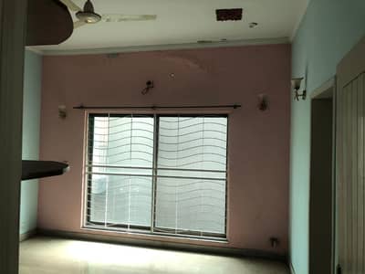 Idol separated gate lower lock idol families