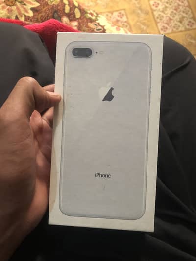 Iphone 8plus  ( minor crack )