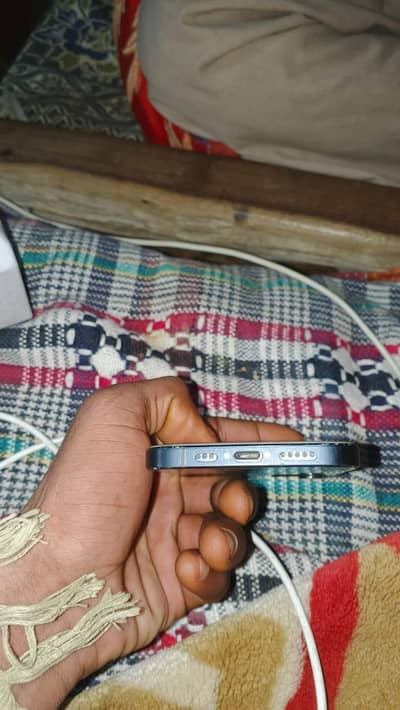 argent sale iphone 12