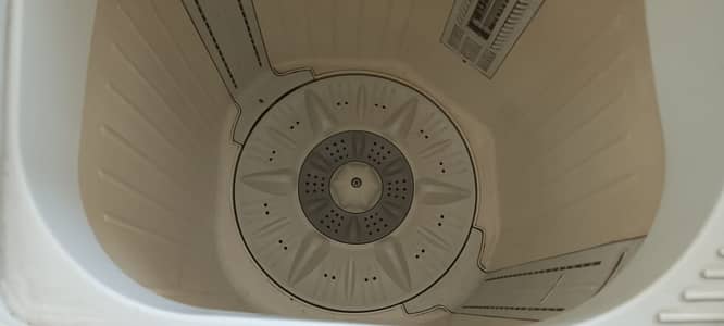 Kenwood Washing machine for sale size 9.5 KG