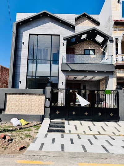 5 Marla Modern Designing House For Sale Park View City Lahore