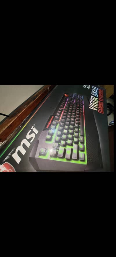 msi vigor gk40 rgb gaming keyboard with plunger switches
