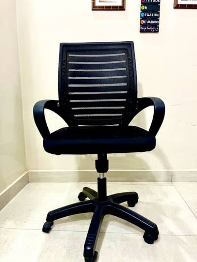 Comfortable Computer / Office Chair – Adjustable & Smooth Wheels