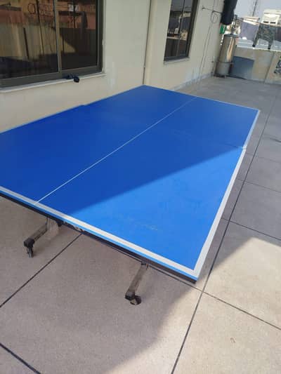 Table Tennis Table in Excellent Condition – Smooth Surface