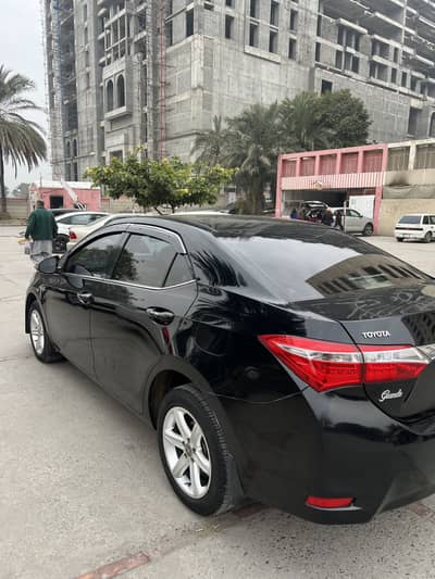 Toyata grandi altis 2015