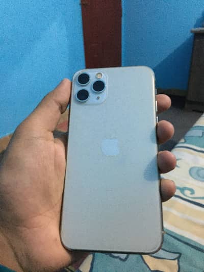 Iphone 11 pro white colour bilkul new phone condition