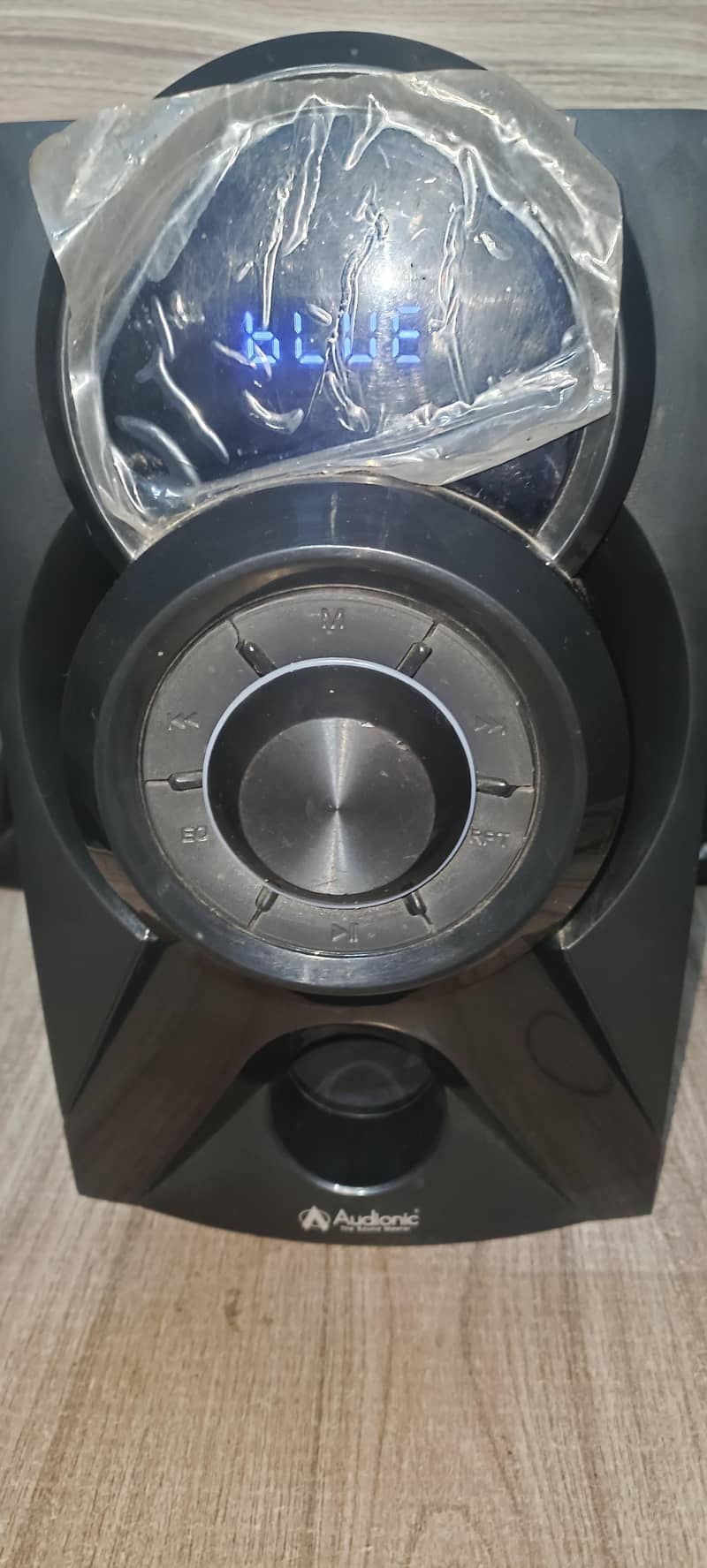 audionic mega 100 10/10 condition 2