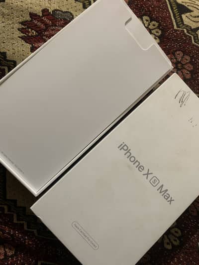 Iphone xsmax 256 golden colour bh 77