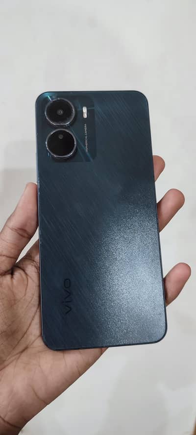 Vivo Y16
