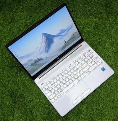 HP 15sdy3xxx Core-i3-11th Gen 8 GB RAM 240 GB SSD 15.6″ Display