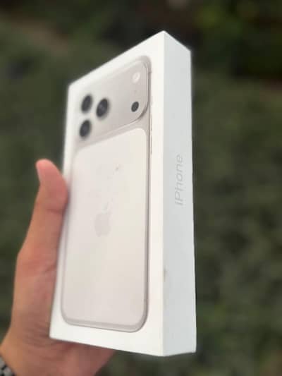 Iphone 17 pro max silver unlock