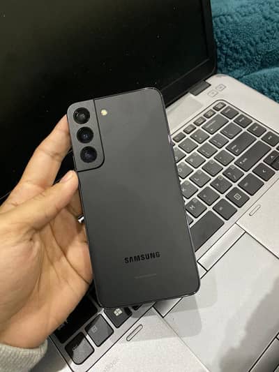 Samsung Galaxy S22 8/128 Black - Excellent Condition