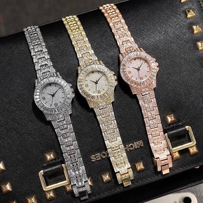 Royal Style Crystal Embedded Bracelet Watch