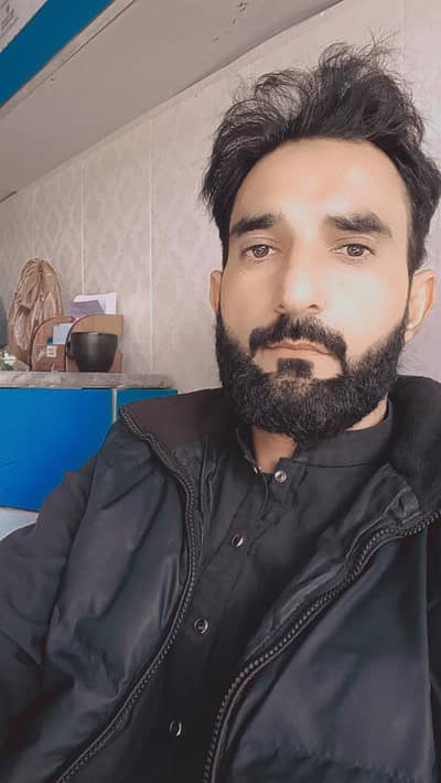 مجھے ڈرائیور اور پرسنل باڈی گارڈ کی نوکری چاھیے