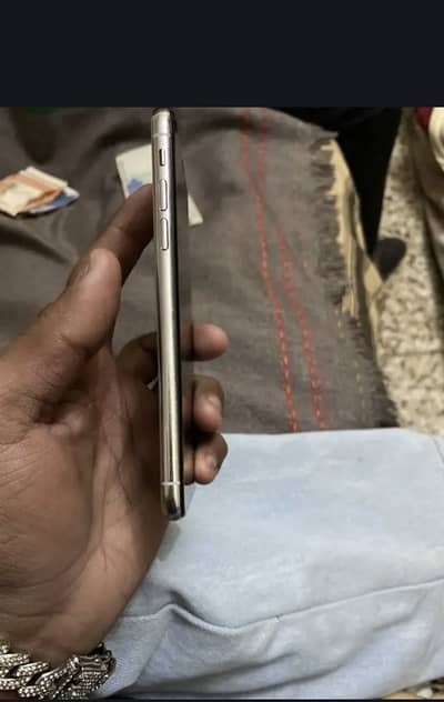 Iphone xs factory unlock