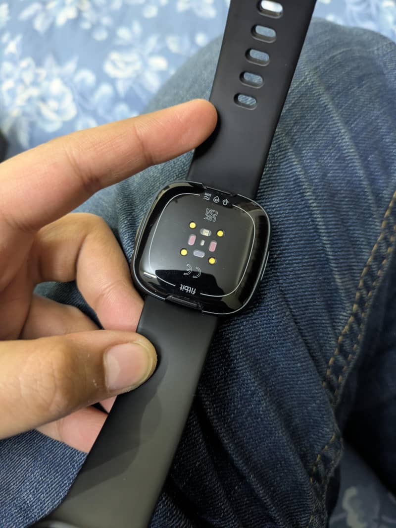 new Fitbit versa 4 6
