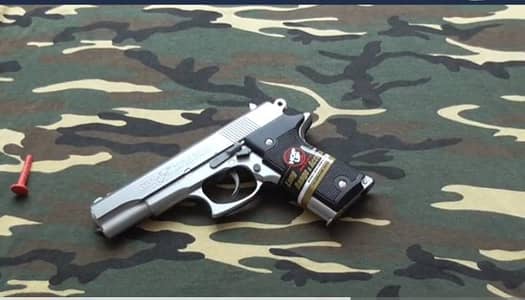 desart eagle airsoft Features: Working safety lock and realistic feel.