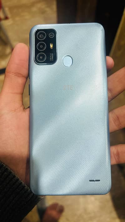 selling my ZTE blade a52