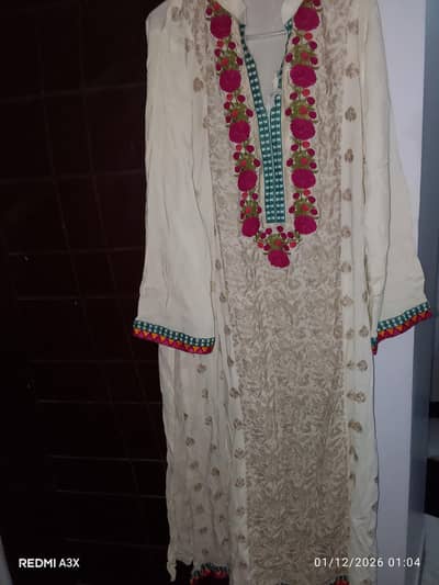 white color shirt hai