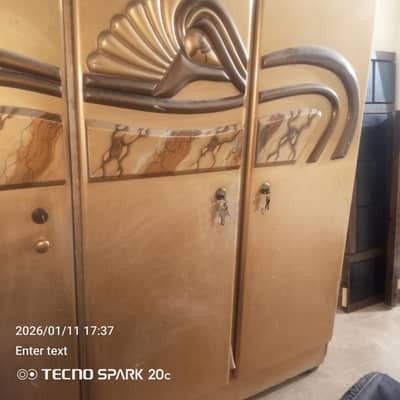 3 door almari good condition no damage