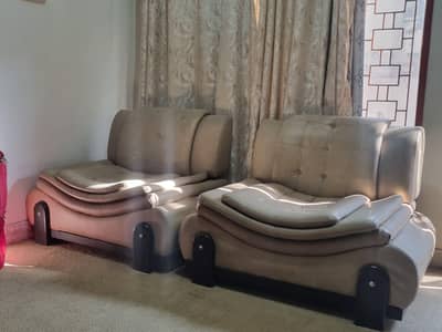 7 seater leather sofa set for sale in good Condition