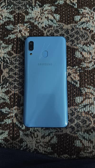 Samsung Galaxy A30