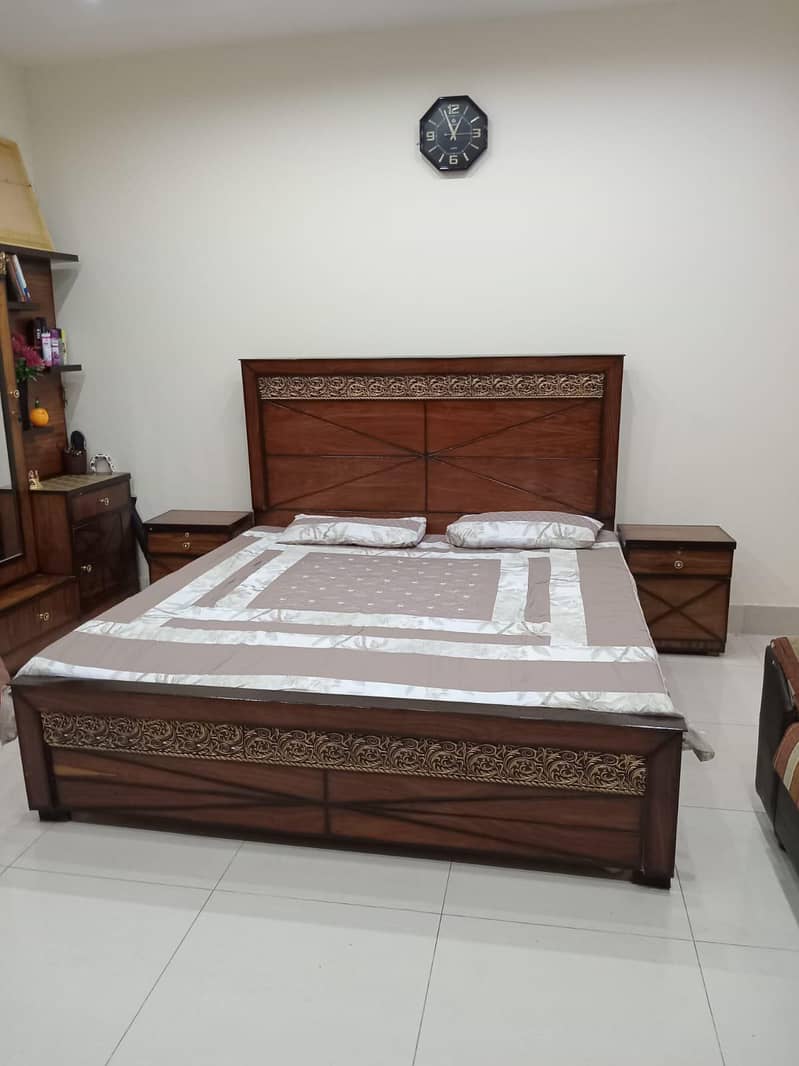 Bedset with Dressing Table 0