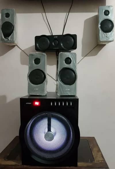 F&D 6000x 5.1 Multimedia Woofer Speaker.