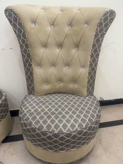 2 Coffee chairs with round table