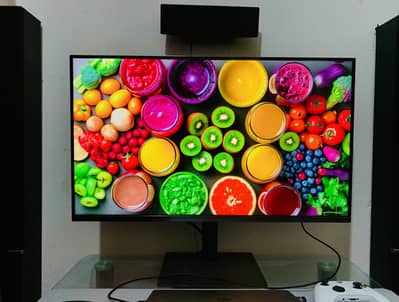 Samsung 32” 4K UHD Professional Monitor – Crystal Clear Display