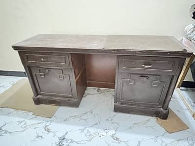 Sheeham wooden dressing table