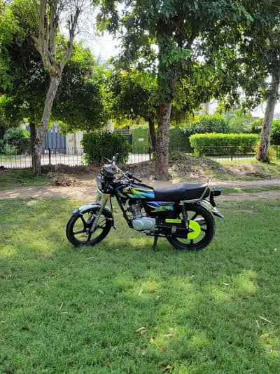 beautiful Honda 125 bike for sale 03261616090