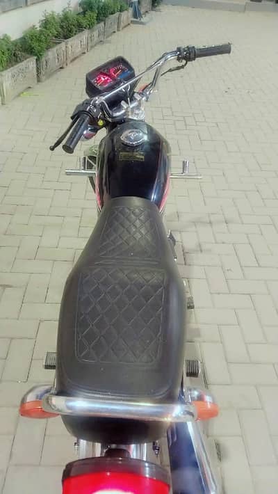 HONDA 125 ALL DOCUMENTS AND PARTS OK