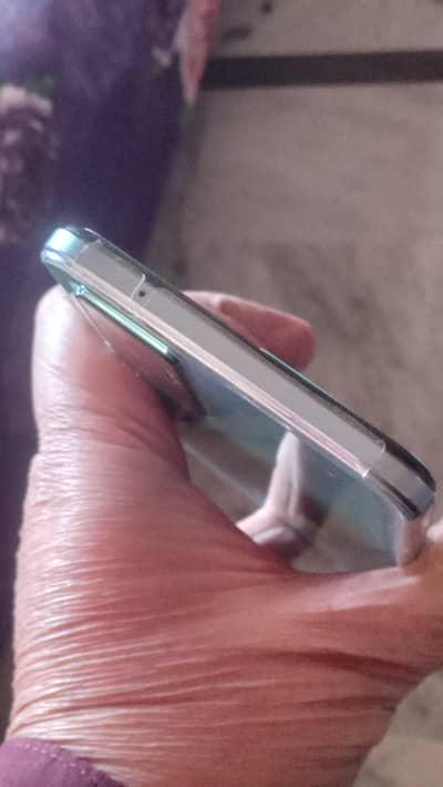 Vivo v23e mobile in lush condition.