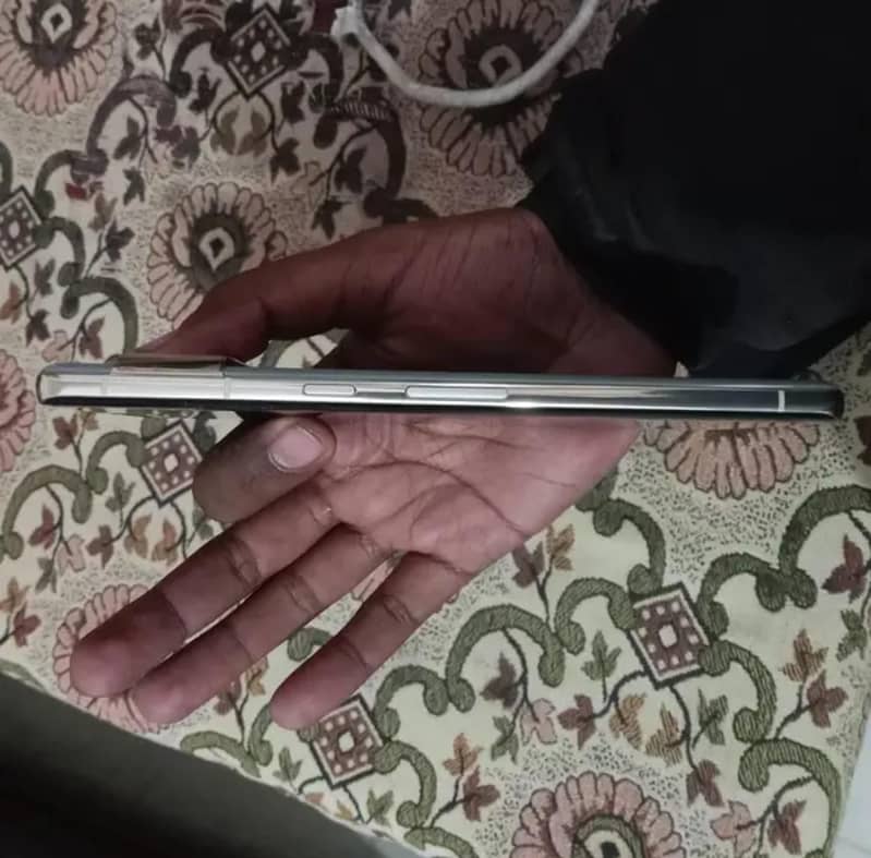 Google pixel 7 pro 4