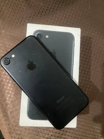 IPHONE 7 WITH BOX         32GB