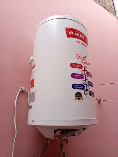 Electric gyser just few days used brand new  condition 10/10