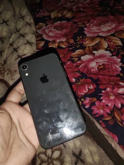 iPhones xr pta approved 128gb gaming k liye or camera k liye bi
