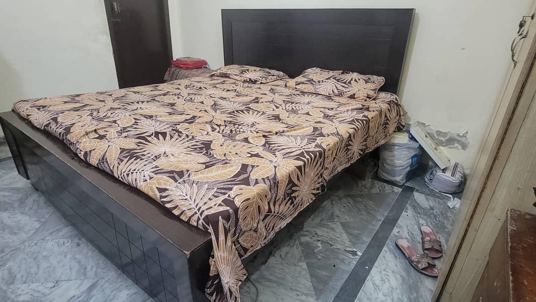 King size Solid Bed 0