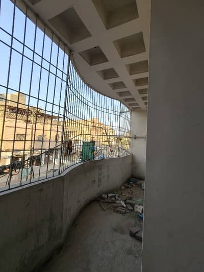 First Floor Main Road without owner