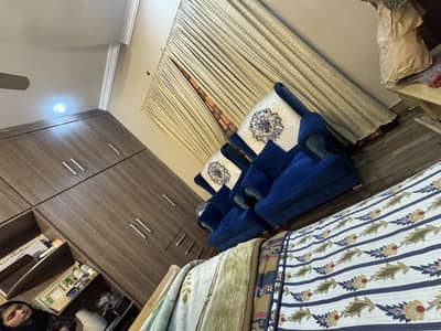 Bed room chairs for sale