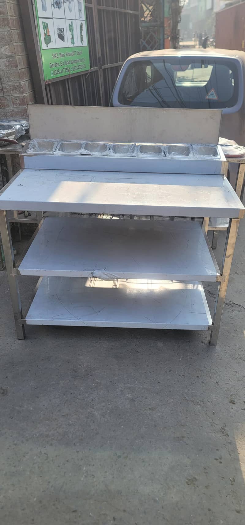 working table / table 0